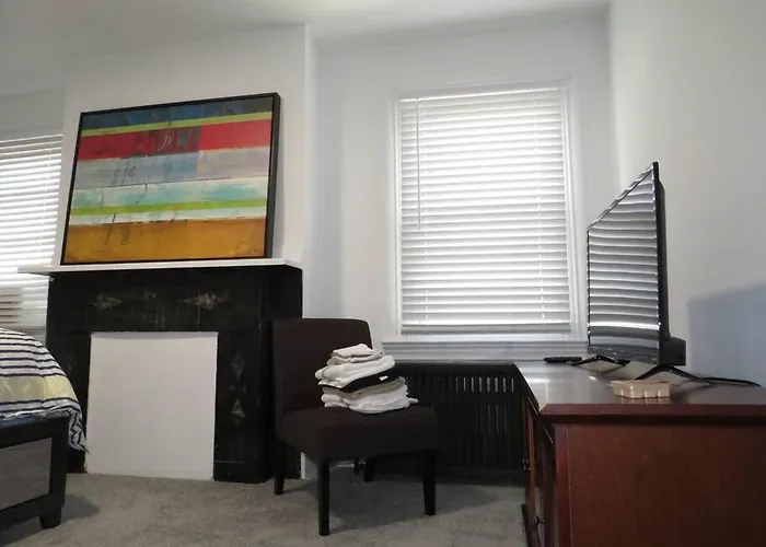 Elegant Private Room In Oakland, Pittsburgh.